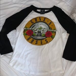Guns and Roses quarter length top